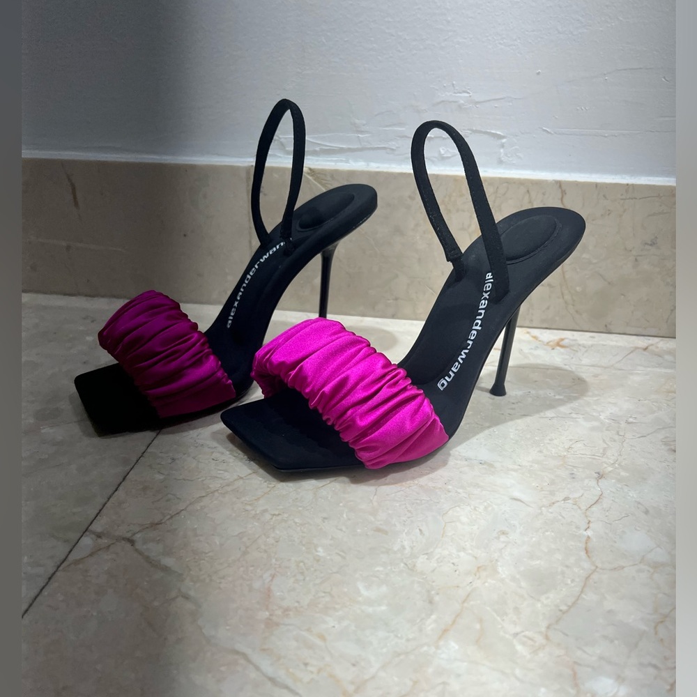 Brand new never worn Alexander Wang Julie Scrunchie Heel
